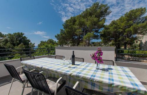 Krvavica Apartment | Spacious Family Apartment Casa Lili