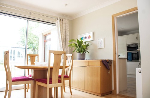 Limekilns Cottage | Spacious Family Cottage Close to the Beach and Just a Short Drive From Edinburgh