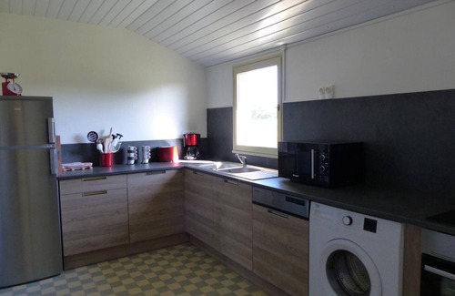 Vaumas Cottage | Spacious Family Country Retreat with Modern Amenities Near Le Pal Amusement Park