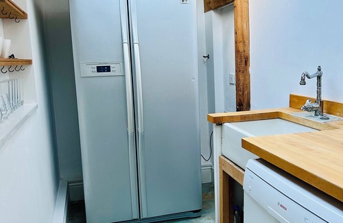 North Perrott Cottage | Spacious Family Cottage Retreat