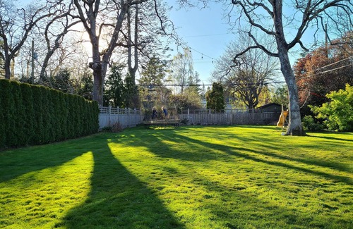 Oak Bay House | Spacious Family Home with Large Yard in Oak Bayn