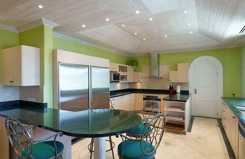 Old Trees Bay Villa | Spacious four bedroom, four bathroom penthouse