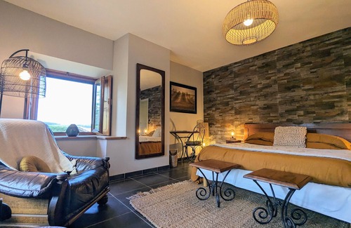 Saint-Privat-d'Allier Bed & Breakfast | Spacious suite with wellness, parking, wifi, in Saint-Privat-d'Allier