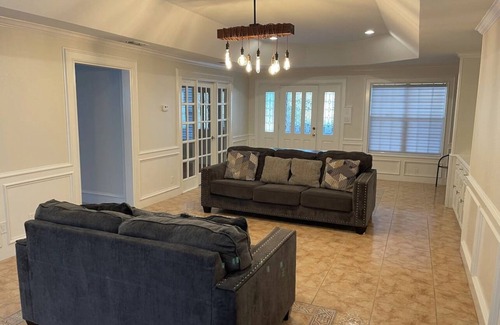 Mission House | Spacious freshly remodeled home.