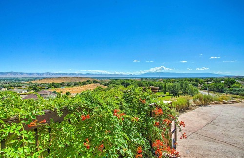 Redlands Cottage | Spacious Grand Junction Home w/Mountain View