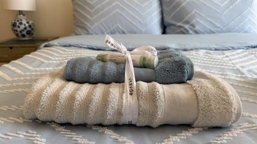 Swiss Cottage Apartment | Spacious Guest Studio - En-Suite - Central - Calm View