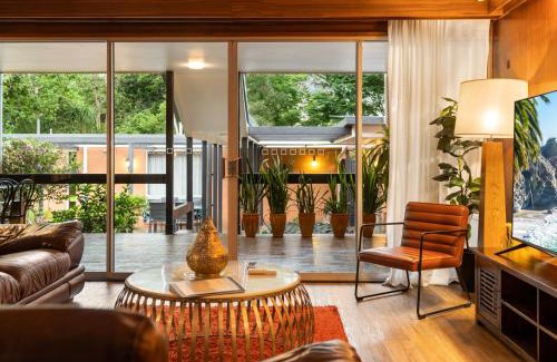Brookfield House | Spacious Hideaway Retreat, Brookfield, Brisbane