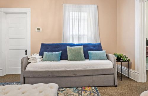Clifton House | Spacious Historic House Near Louisville Sites