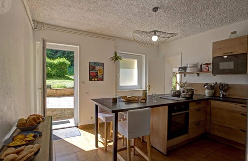 Belmont-de-la-Loire Cottage | Spacious House with Pool, Spa, and Garden – Perfect for Families