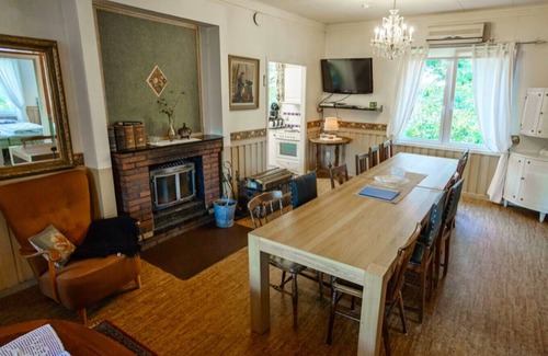 Ulricehamn Municipality House | Spacious holiday house with lakeview in Ulricehamn