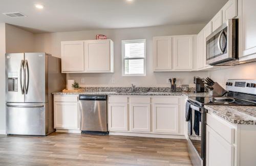 Shepherdsville House | Spacious Home 8 Mi to Bernheim Arboretum!