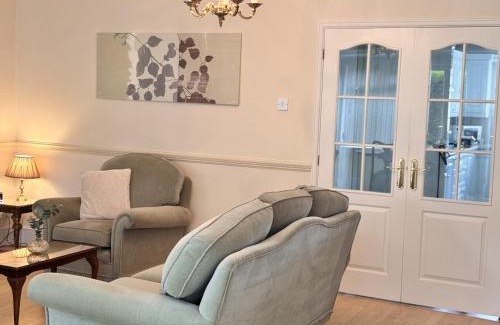 Newton Aycliffe House | Spacious Home for Workers & Families - Quiet area