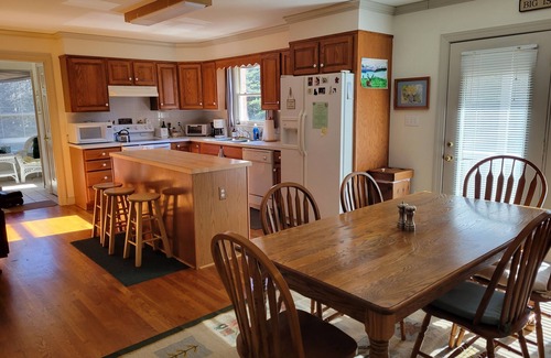 Glasgow House | Spacious home in quiet rural setting close to Blue Ridge Parkway