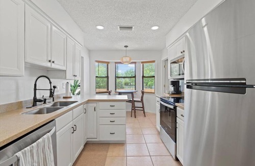 Girvin House | Spacious Home Near Beach, Large Yard, Game Room and Dog Friendly