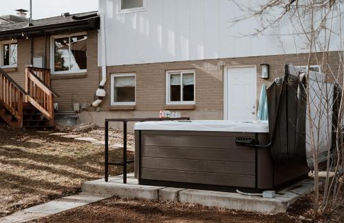 Littleton House | Spacious Home W Hot Tub & Bbq Deck