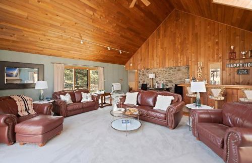 Monroe Apartment | Spacious Home with Pool, Hot Tub, Mins to Parks Skiing