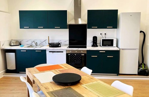 Anzin House | Spacious House 12 Pers And 4 Bathrooms, All-comfort