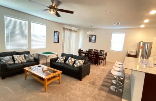 Sovana House | Spacious House, 5 bedrooms, Sleeps 12, Near Las Vegas Strip and Airport