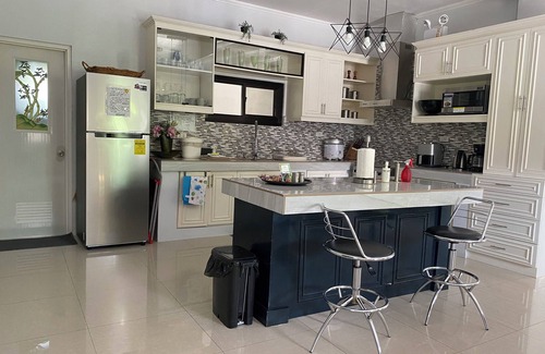 Alaminos Villa | Spacious House/Villa near Hundred Island wharf Alaminos City, Pangasinan, Phil.