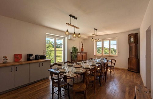 Montbron Cottage | Spacious house with private pool, air conditioning, Wi-Fi, pets allowed and parking