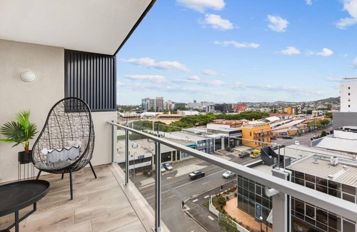 Bowen Hills Apartment | Spacious Inner city Apartment