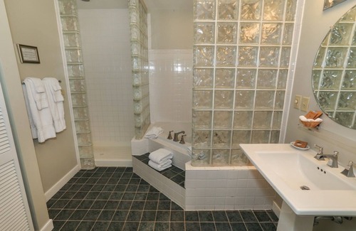 Fairfield Cabin | Spacious King Suite | Living Area + Kitchenette