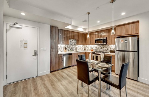 Irvine Business Complex Apartment | Spacious LA 2BR | Stay nr Orange County Airport
