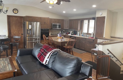 Cicero House | Spacious Lake Front Home with Private Dock On Lake Morse- AMAZING VIEWS!