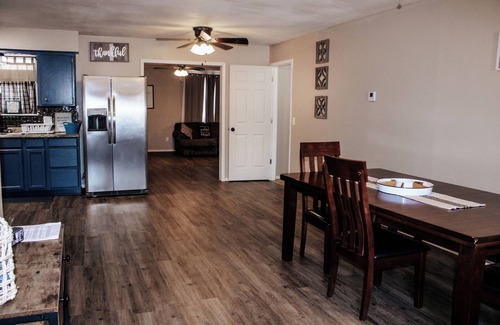 Fay House | Spacious Lake Retreat 3BR Home Near Canton Lake w/Huge Living Room Boat Parking