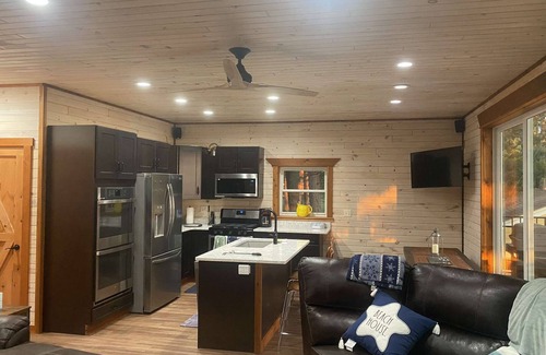 Hatley Cabin | Spacious Lakefront Cabin Sleeps up to 14.