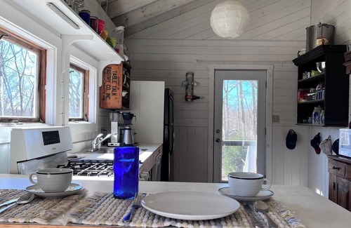 Union Cottage | Spacious Lakefront Cottage in Beautiful Union, Maine