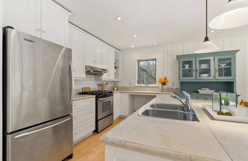 Utterson Cottage | Spacious Lakeside Cottage on beautiful Mary Lake - Muskoka, Huntsville