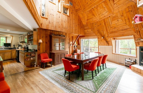 Saint-Hippolyte House | Spacious Laurentian Retreat: Xmas/NY available!