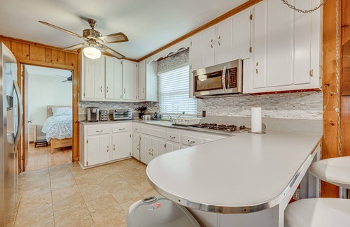 Lexington House | Spacious Lexington Abode w/Pool Table & Fireplace