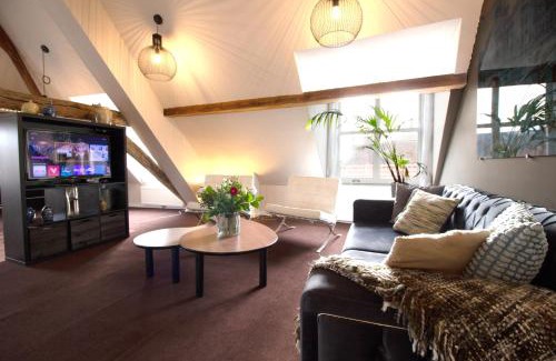 Vianen Apartment | Spacious loft in listed building
