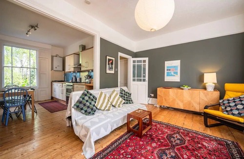 Brockley Apartment | Spacious London apartment 20min to London Bridge | Pass the Keys