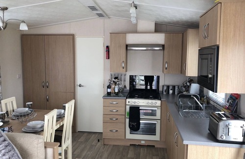 Lydd-on-Sea House | Spacious Lovely Holiday Home, New 2019 Caravan