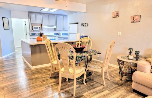 Roseville House | Spacious Luxury Comforters of home while enjoying time away w/community pool :)