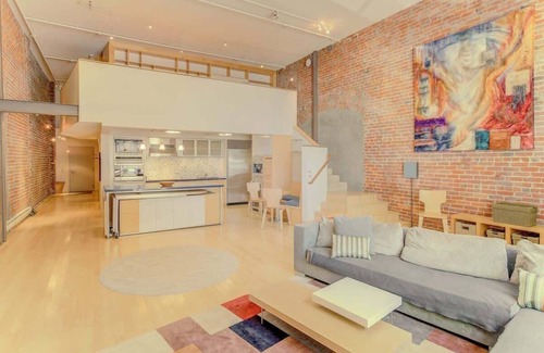Rincon Hill Apartment | Spacious Luxury Historic Loft in Downtown SF