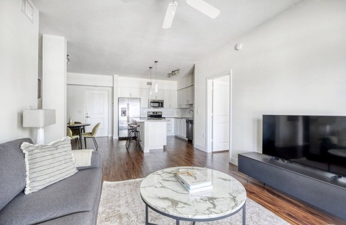Miramar Apartment | Spacious Miramar 2BR w/Gym, Pool & W/D, nr WF, by Blueground