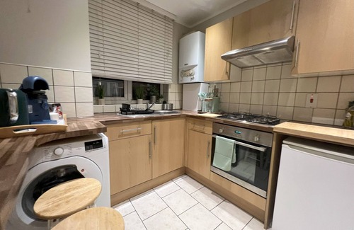 Vassall Apartment | Spacious & Modern Family Gem - Two Bed Apartment