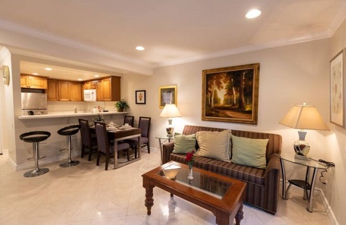 Hermosa Village House | Spacious Modern home in Anaheim 2bedrooms,2.5bathrooms -Ideal for 31+ day stays