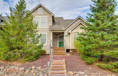 Tannersville House | Spacious Modern Home about 1 Mi to Camelback Mountain!