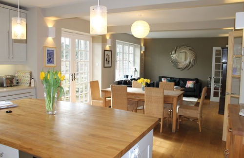 Summertown House | Spacious & Modern House in Oxford City Sleeps 8