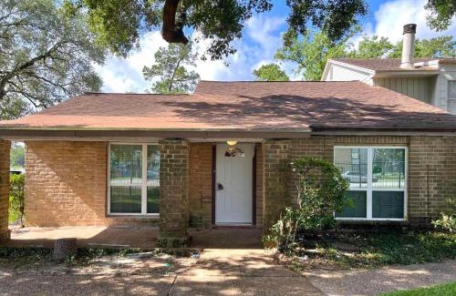 Northeast Houston Apartment | Spacious n Cozy 3 Bedroom/15 min from Downtown