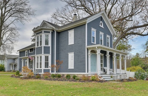 Naples Cottage | Spacious Naples Vacation Rental w/Private Hot Tub