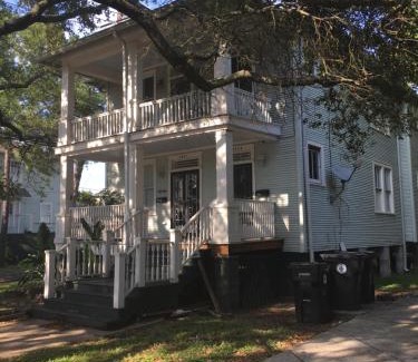 Broadmoor Apartment | Spacious Napoleon Ave Mardi Gras Apartment