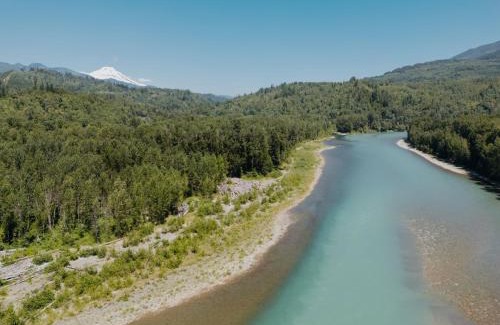 Concrete Ski Chalet | Spacious North Cascades Riverside A-Frame with Mt Baker Views - Dog-Friendly