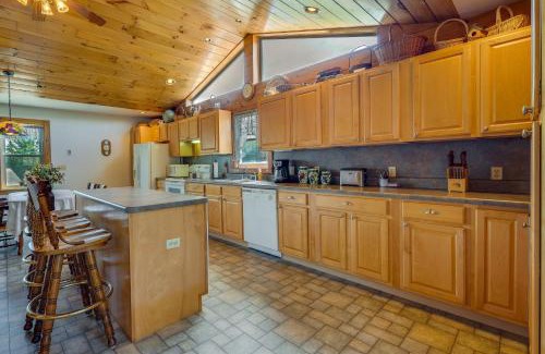 Dagus Mines House | Spacious Pennsylvania Vacation Rental with Backyard