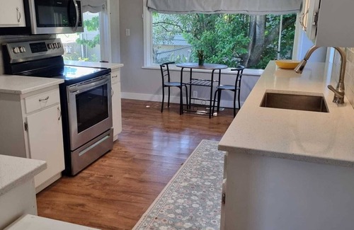 Hazelwood House | Spacious, pet-friendly, 2-bedroom house in Portland with WiFi